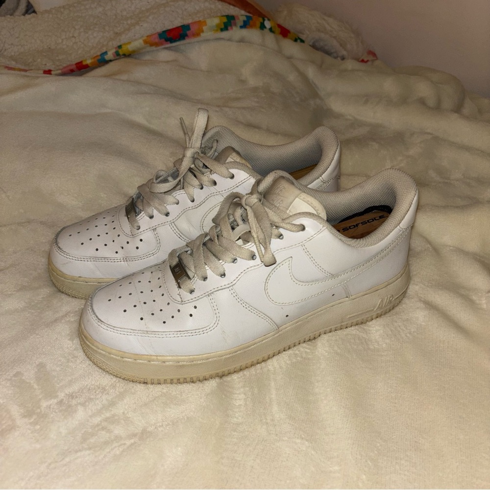 Nike Air Force 1 White Sneakers men’s 8.5 - Picture 2 of 9